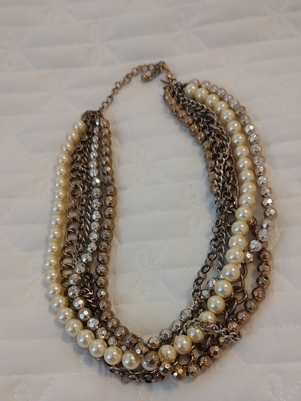 Multi-Strand Pearl and Metallic Chain Necklace - Cream/Gold
